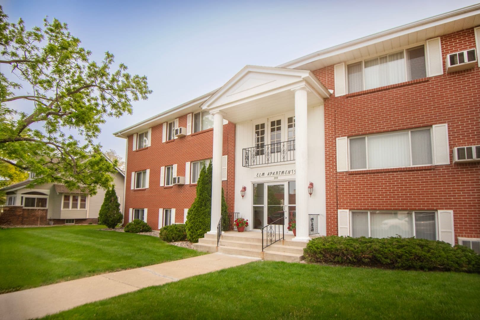 Waconia Apartment: 245 Elm Street South