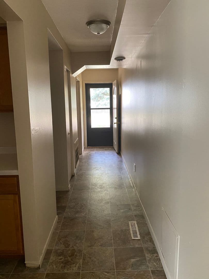 New Hope Apartment: 3501-3507 Hillsboro Ave N