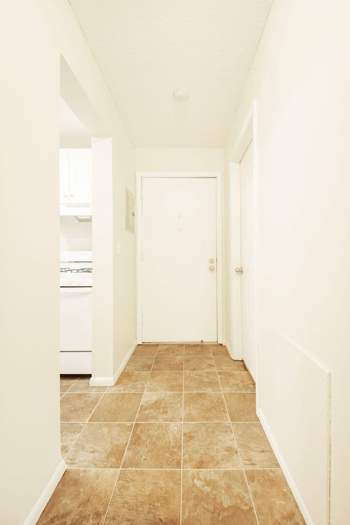 Excelsior Apartment: 832 3rd Ave S