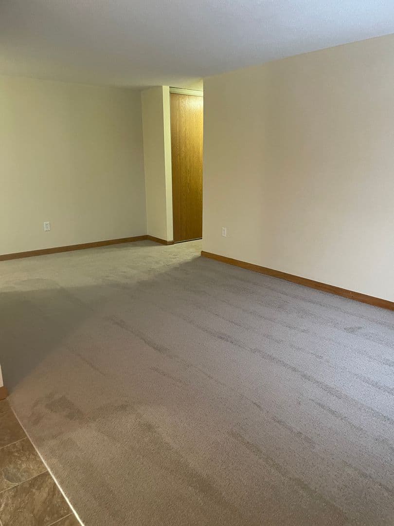 Farmington Apartment: 811 - 8th Street