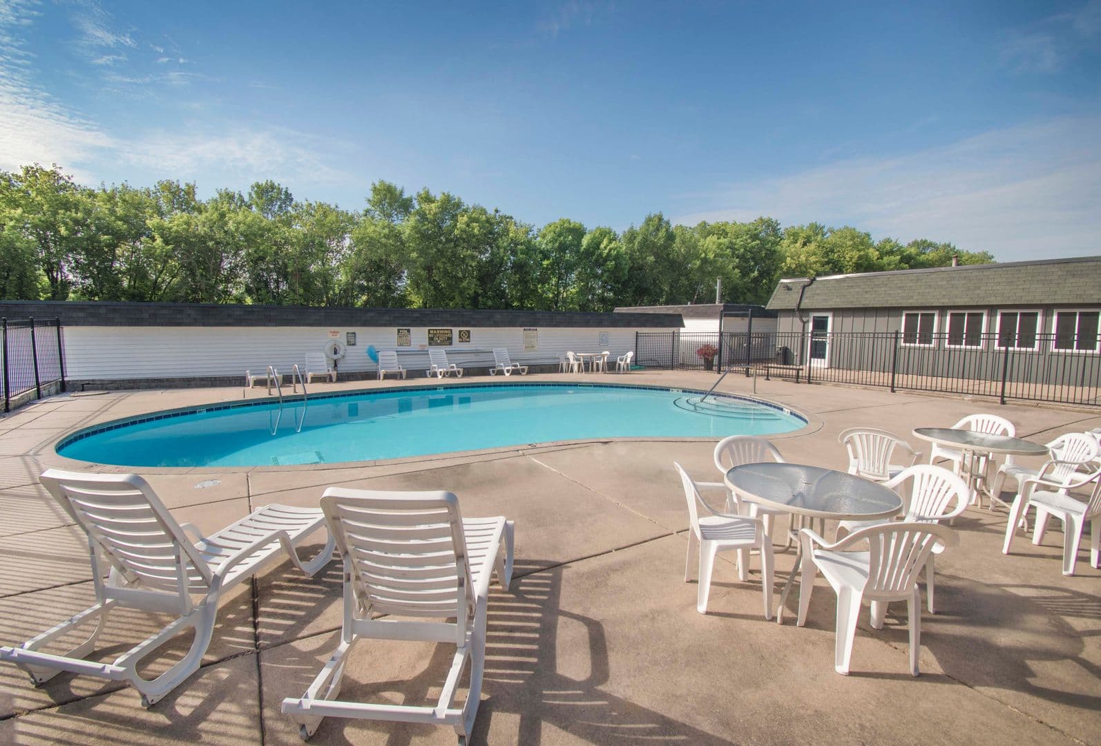 Chanhassen Apartment: 7721 Chanhassen Rd