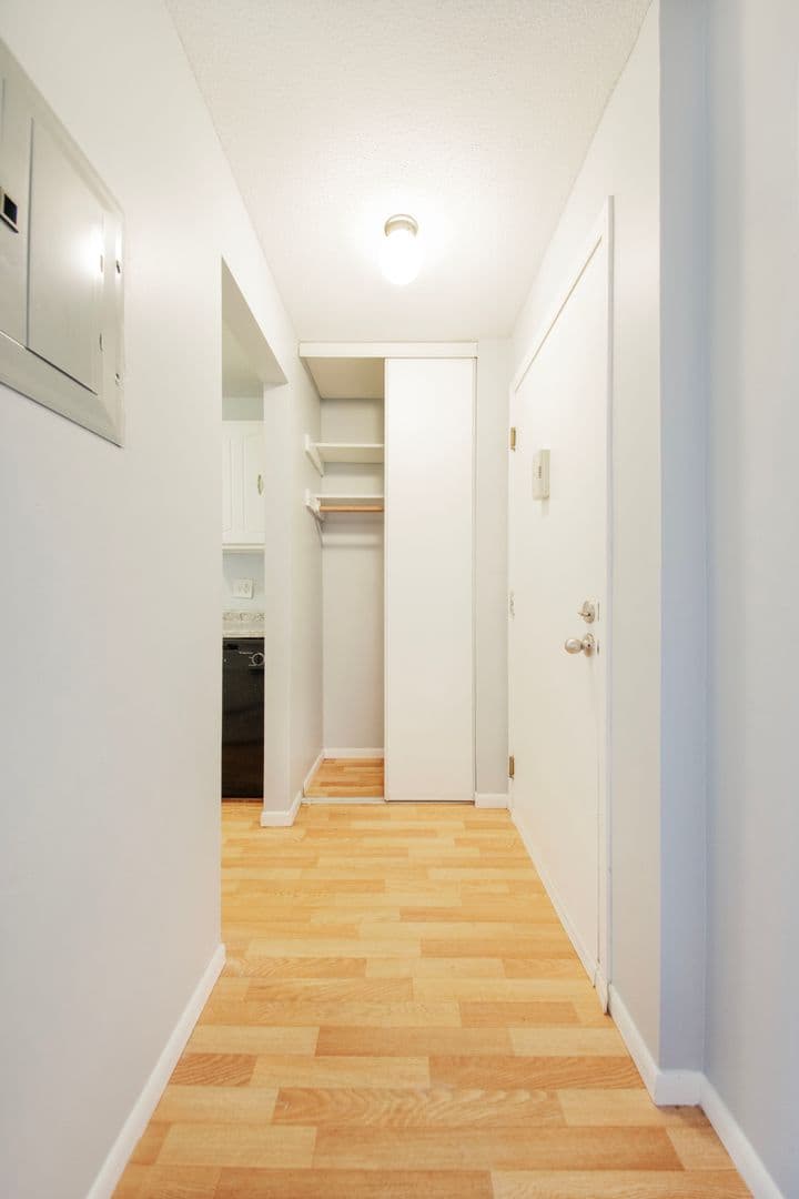 Chanhassen Apartment: 7721 Chanhassen Rd