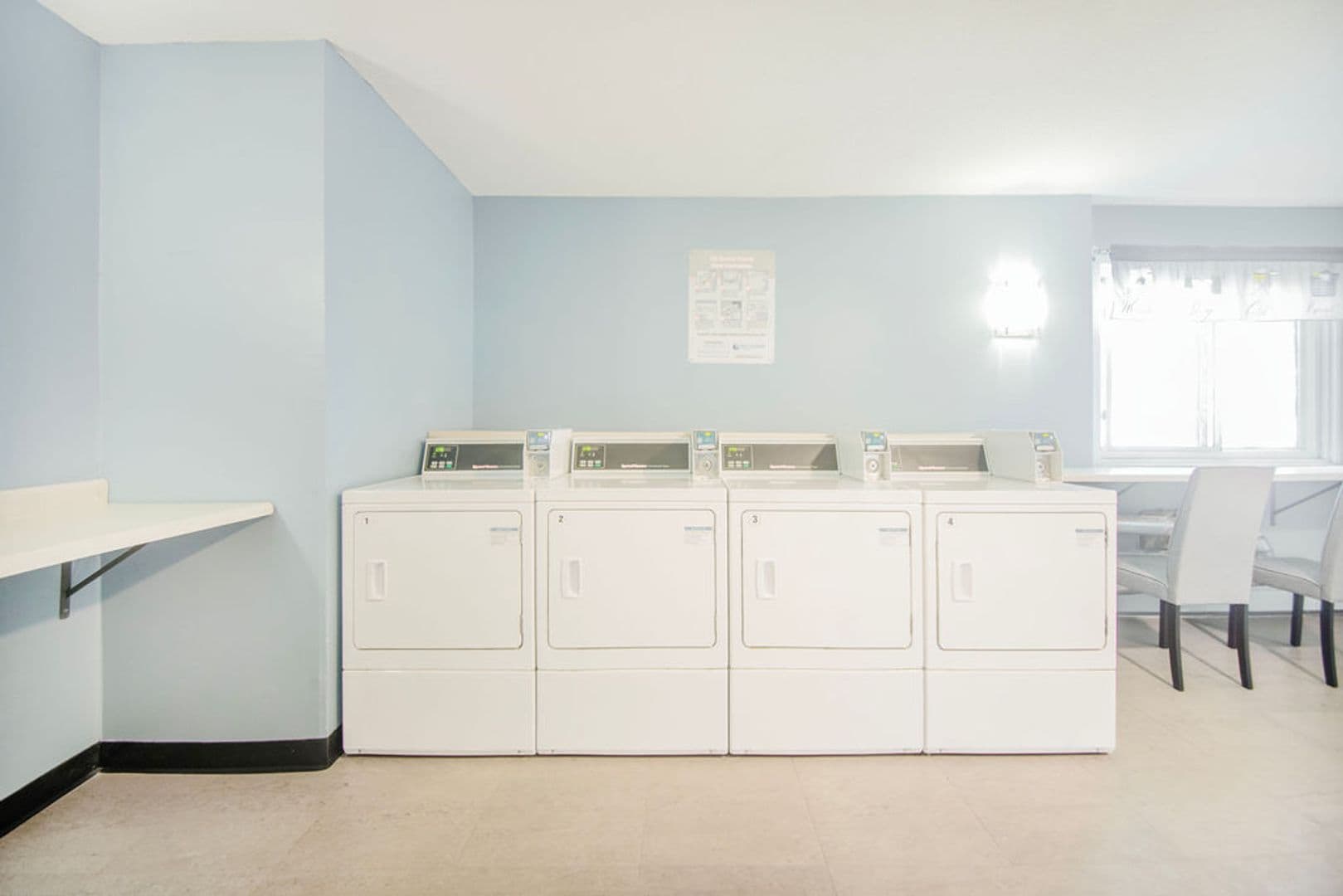 Plymouth Apartment: 17210 County Rd 6