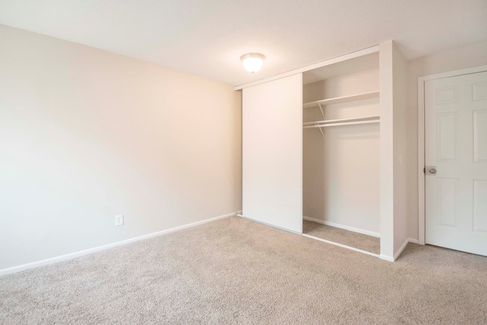 Chanhassen Apartment: 7721 Chanhassen Rd