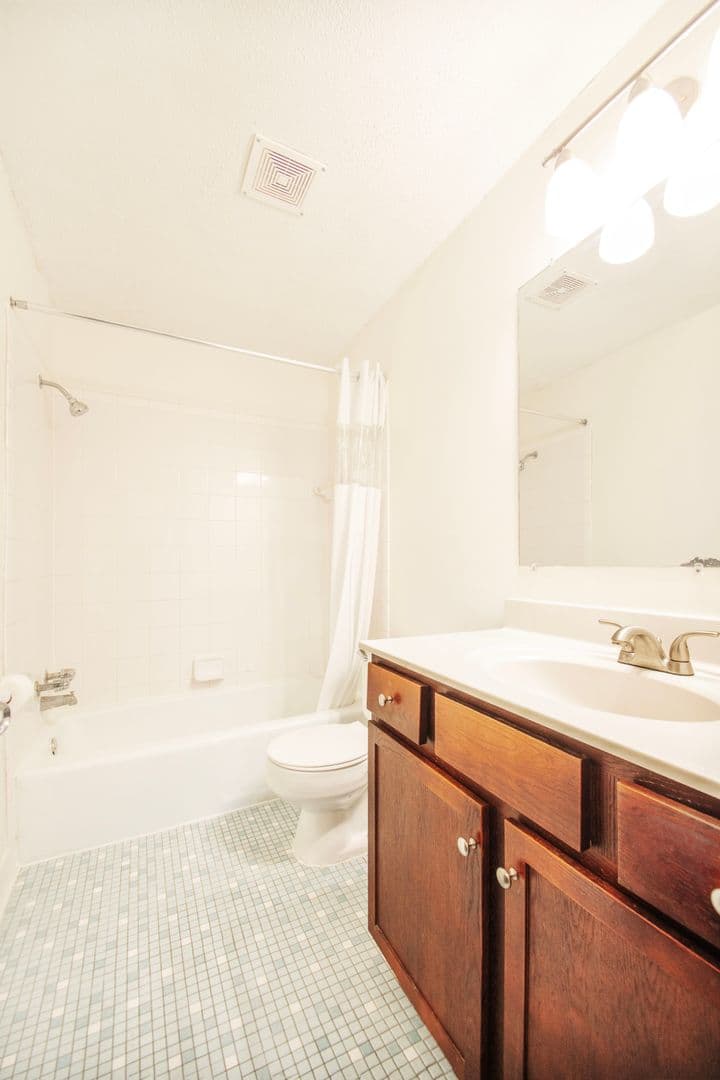 Brooklyn Park Apartment: 8221 Riverview Lane