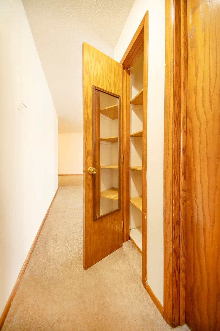 Elk River Apartment: 18594 Gary St