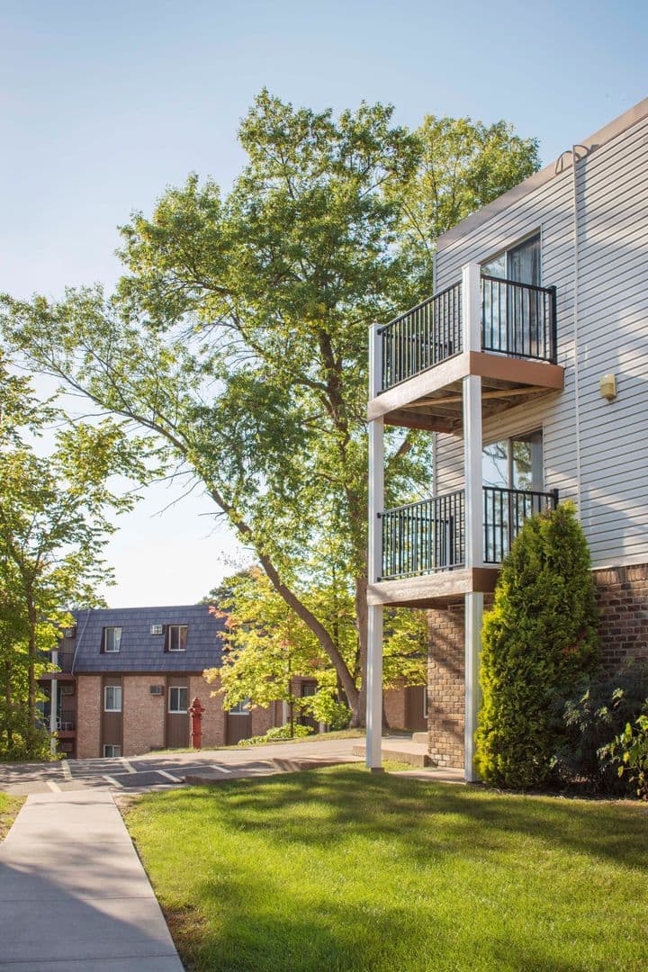 Excelsior Apartment: 840 3rd Avenue