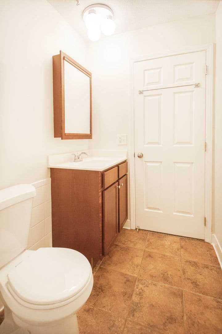 Plymouth Apartment: 17210 County Rd 6
