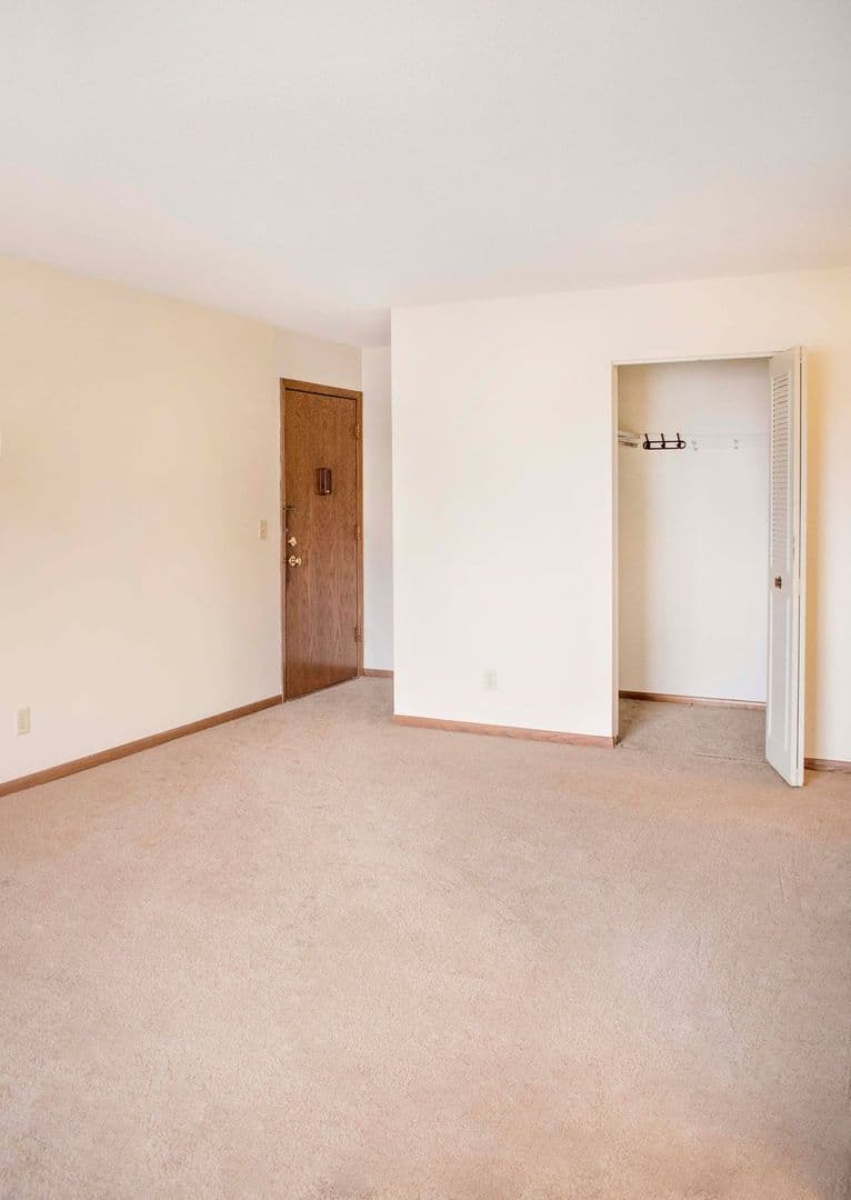 Waconia Apartment: 245 Elm Street South