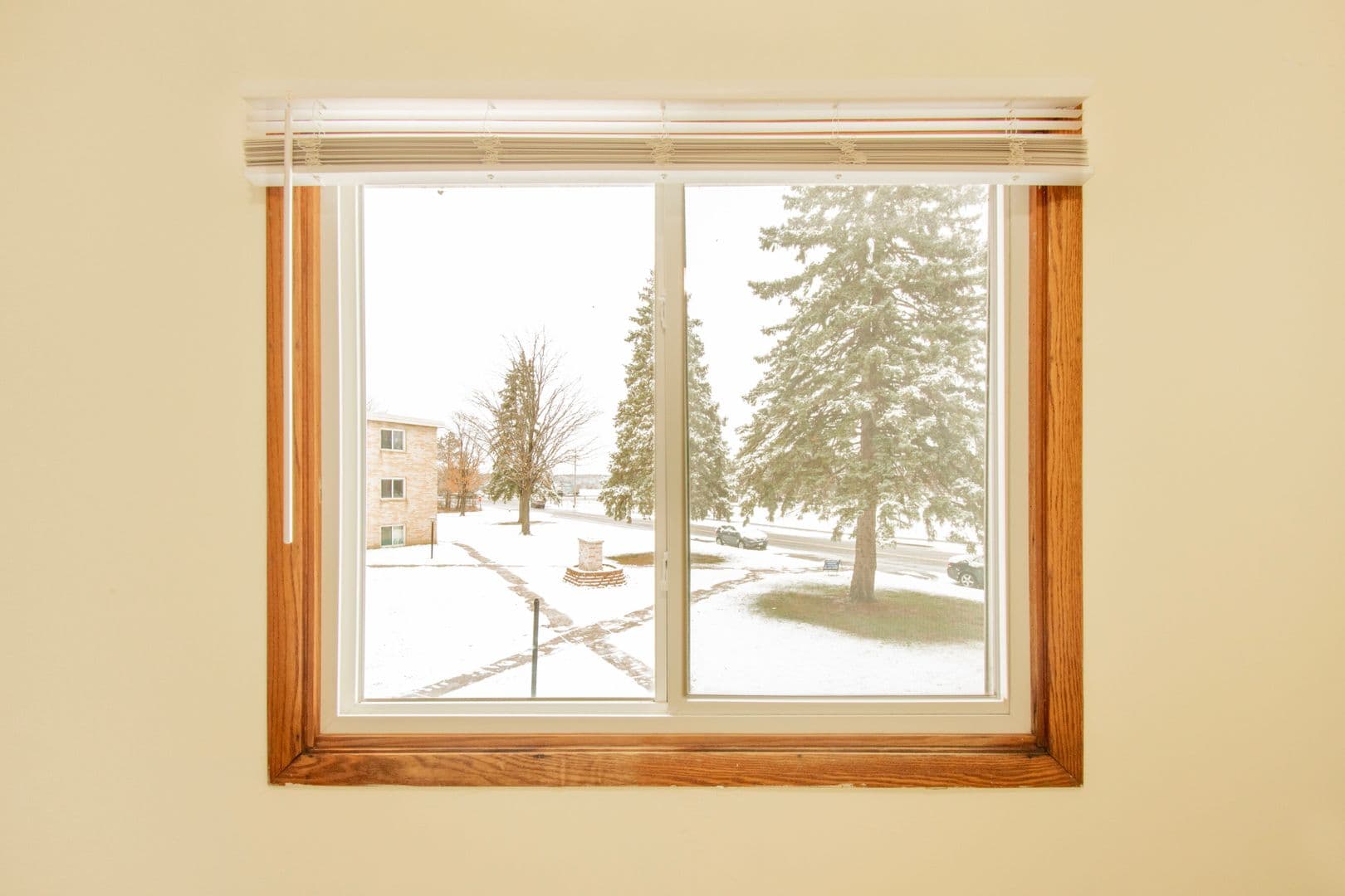 Elk River Apartment: 18594 Gary St