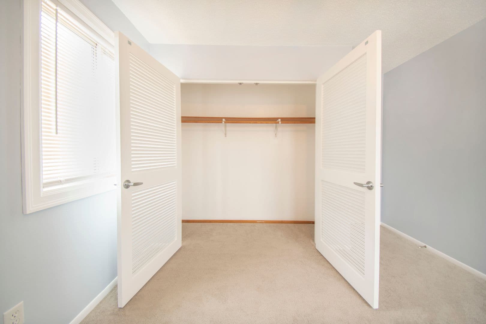 Minneapolis Apartment: 350 26th Ave NE
