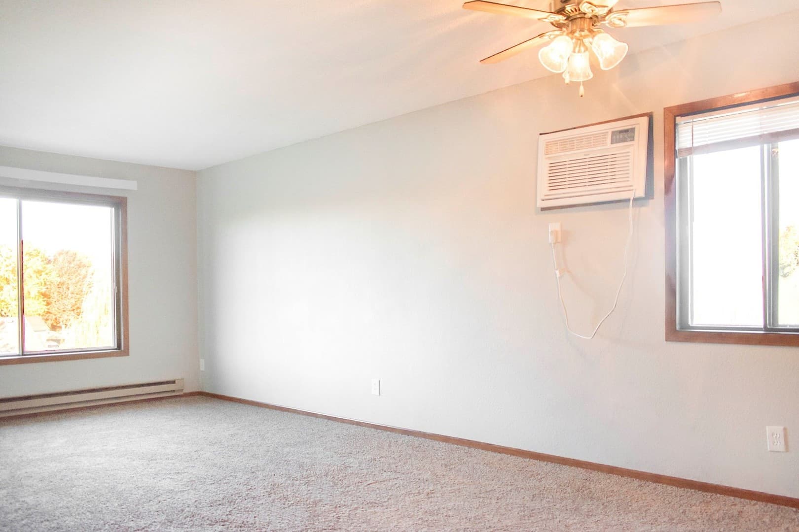 St. Bonifacius Apartment: 4075 Tower St