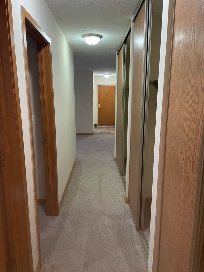 Farmington Apartment: 811 - 8th Street