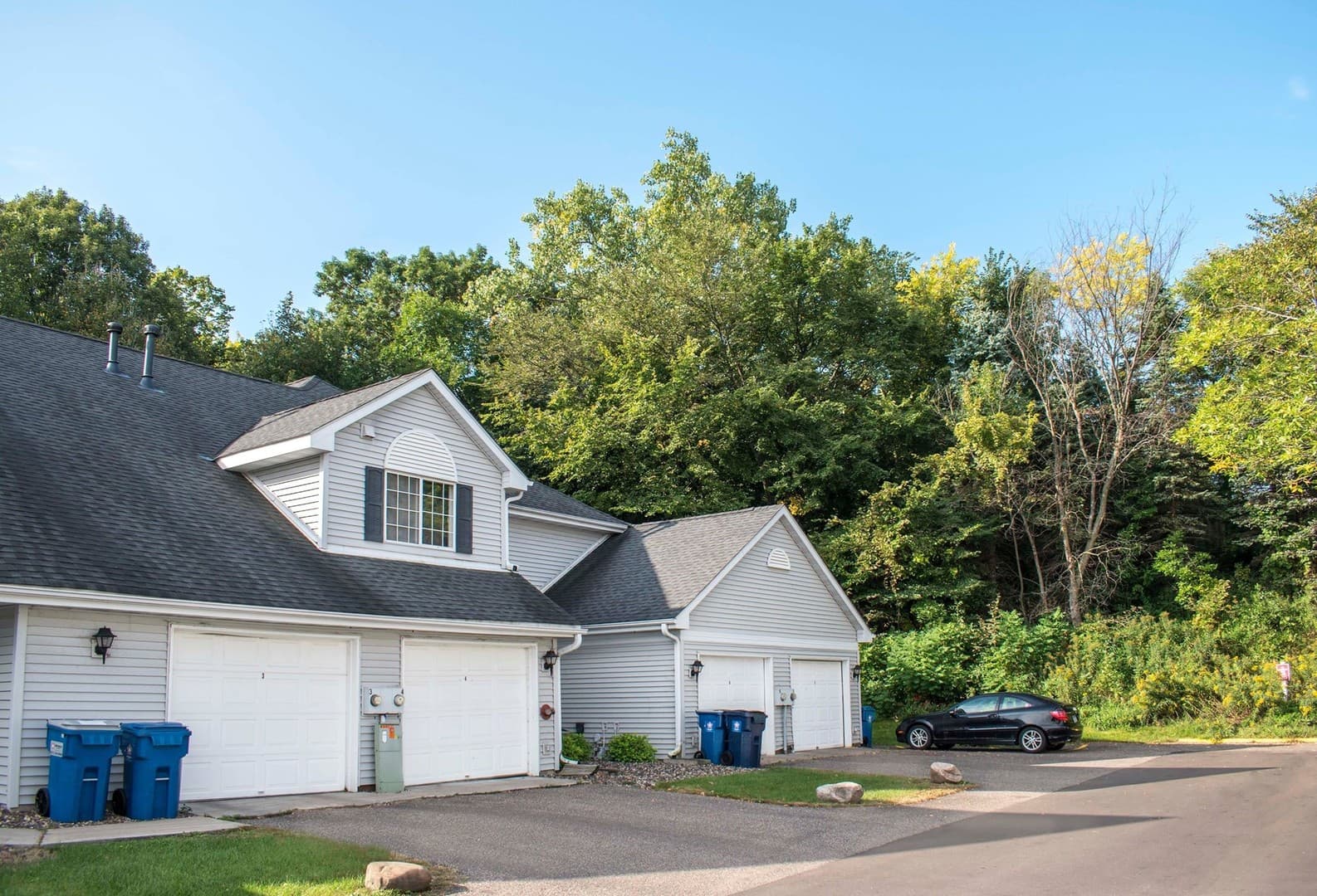 Plymouth Apartment: 4075 Lancaster Ln