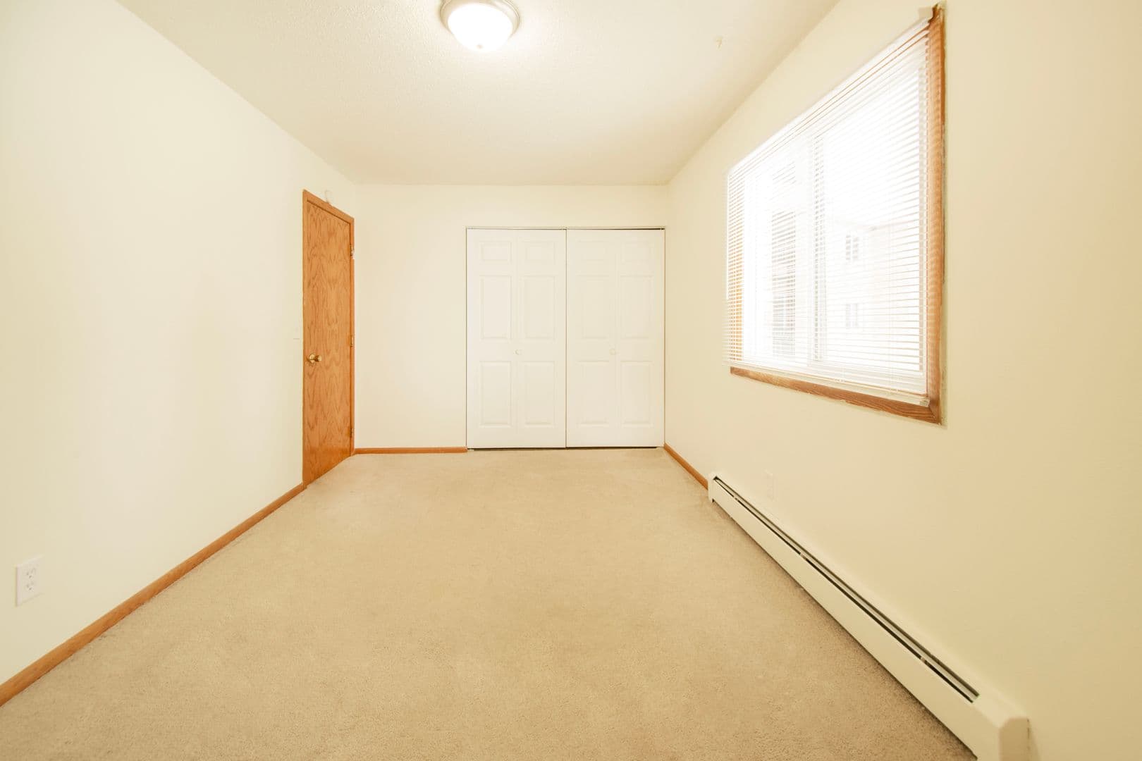 Elk River Apartment: 18594 Gary St