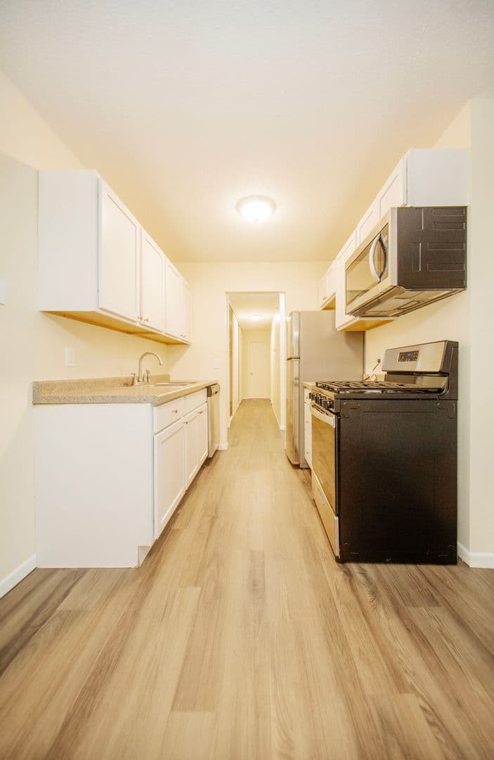 Excelsior Apartment: 840 3rd Avenue