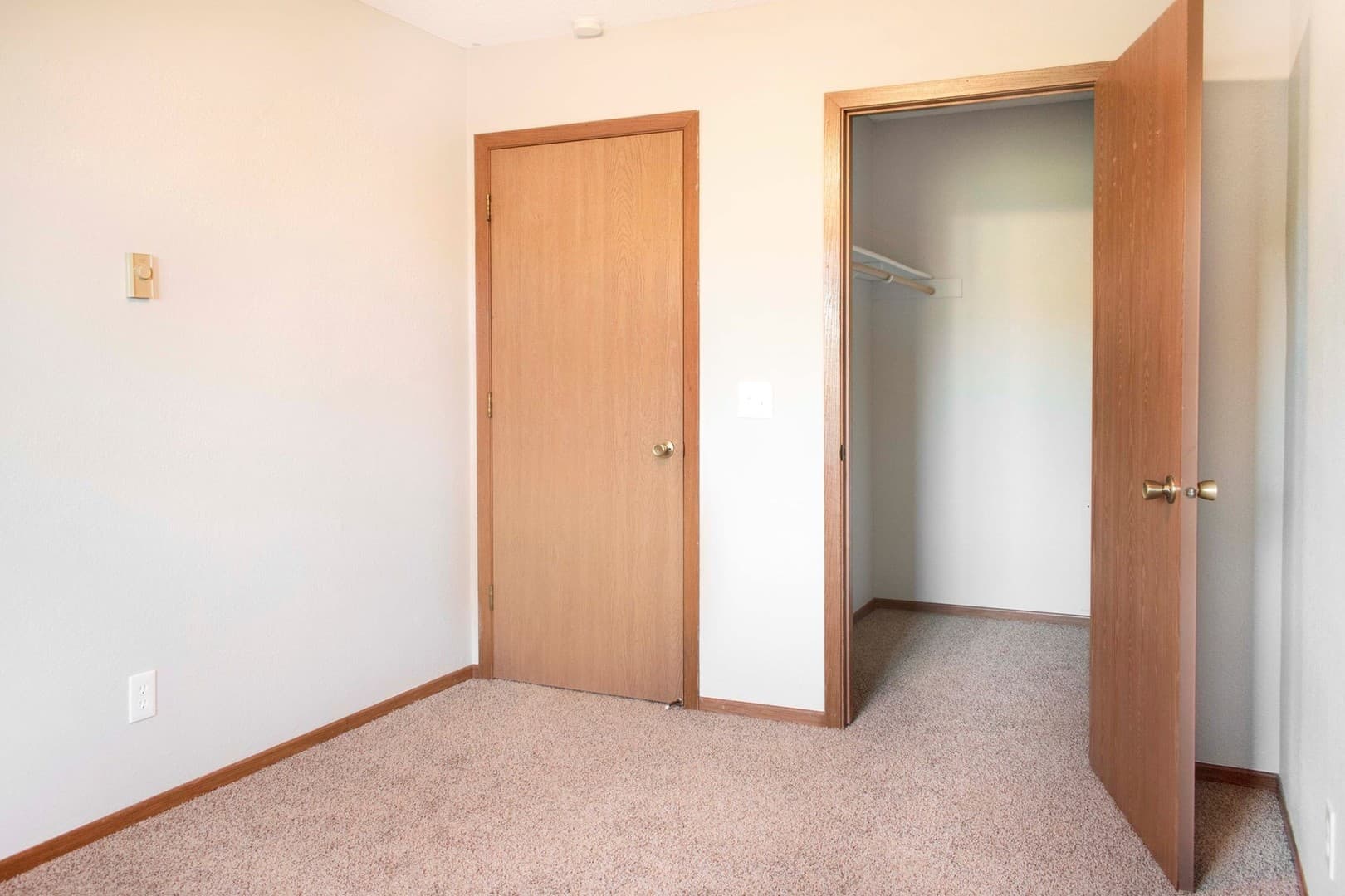 St. Bonifacius Apartment: 4075 Tower St