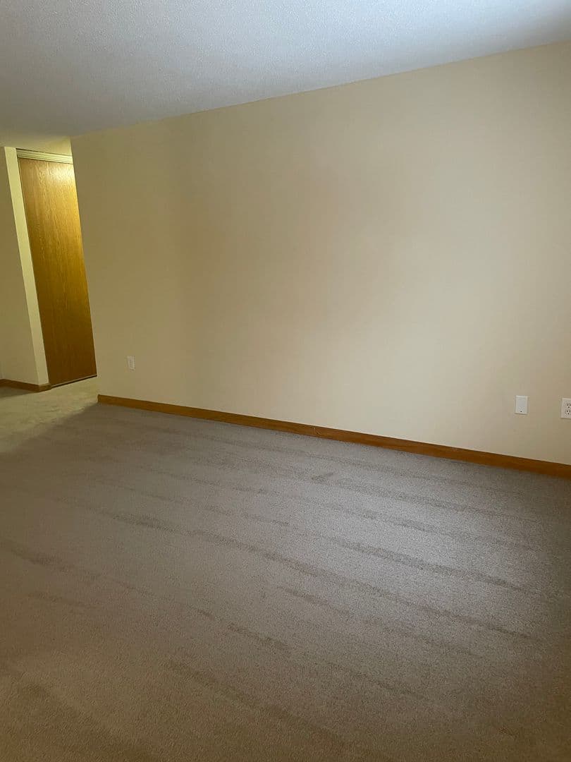 Farmington Apartment: 811 - 8th Street