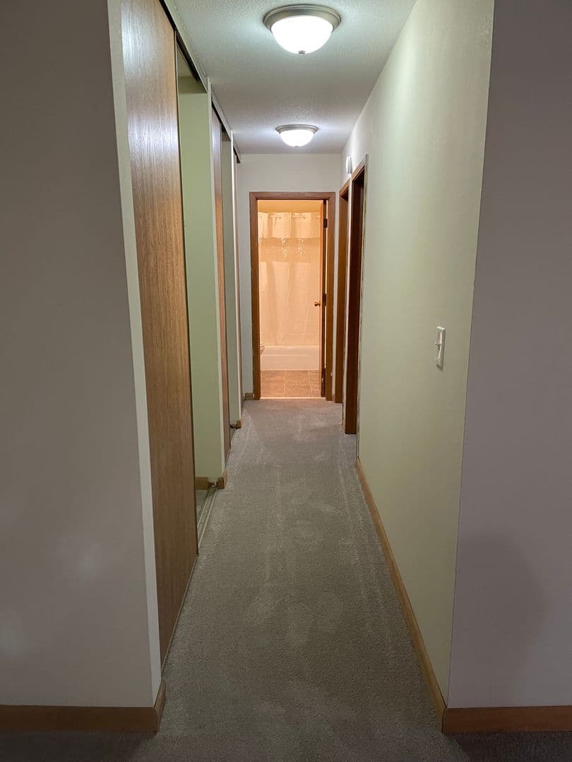Farmington Apartment: 811 - 8th Street