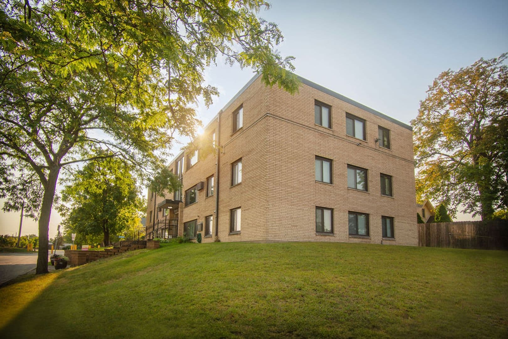 Minneapolis Apartment: 350 26th Ave NE