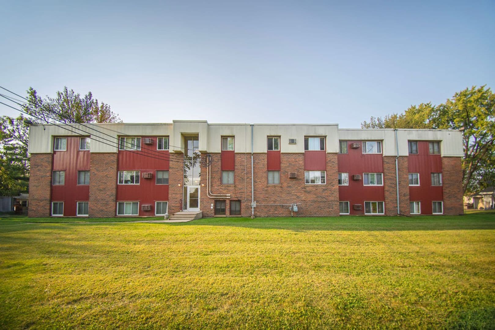 Farmington Apartment: 811 - 8th Street