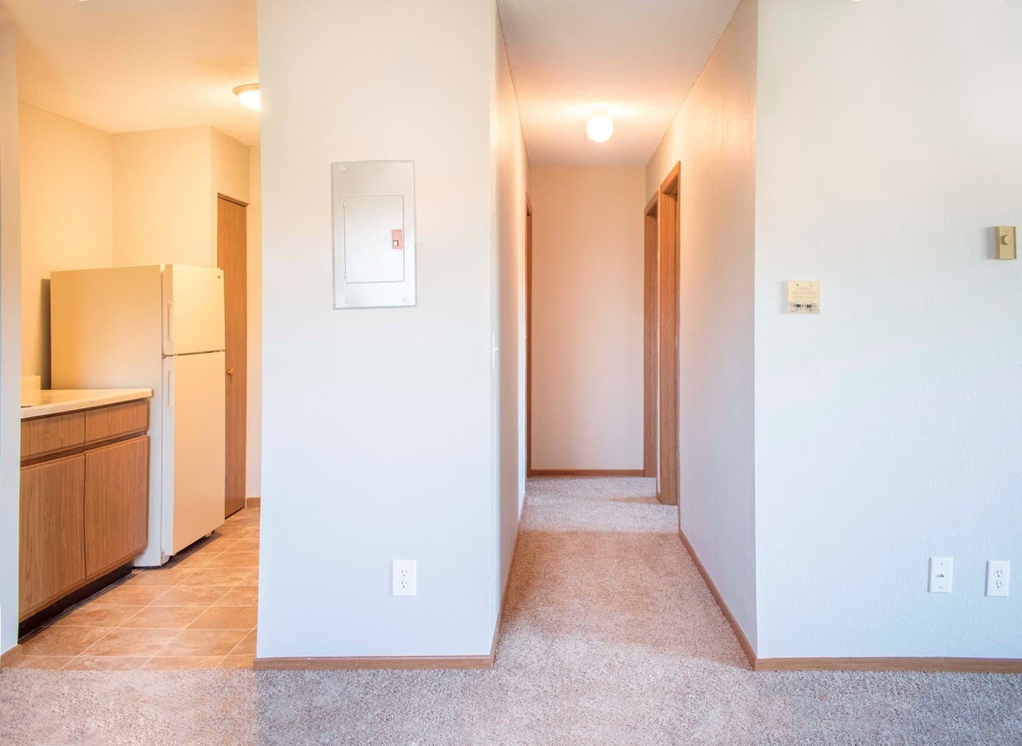 St. Bonifacius Apartment: 4075 Tower St