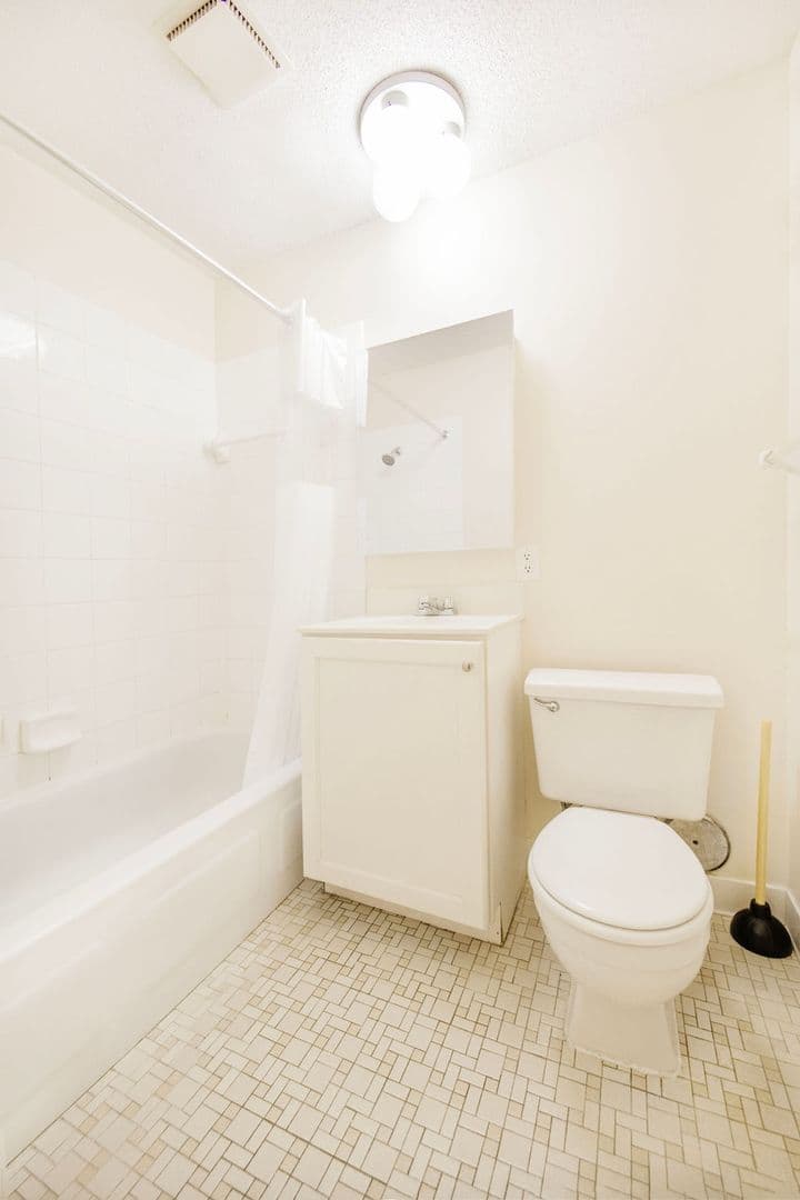 Excelsior Apartment: 832 3rd Ave S