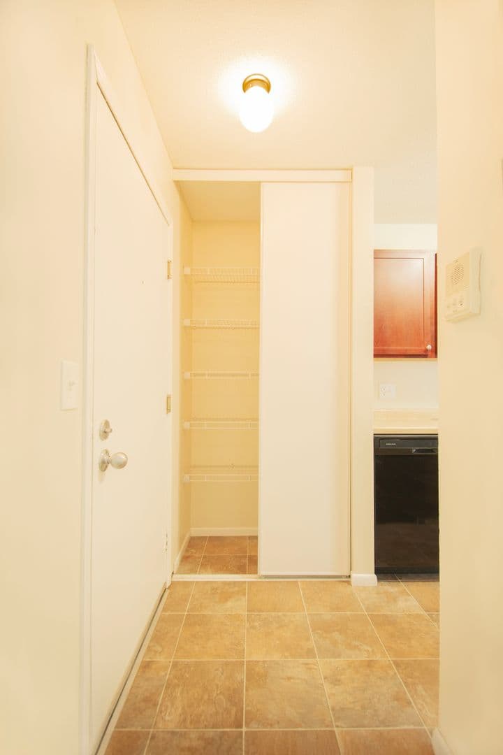 Plymouth Apartment: 17210 County Rd 6