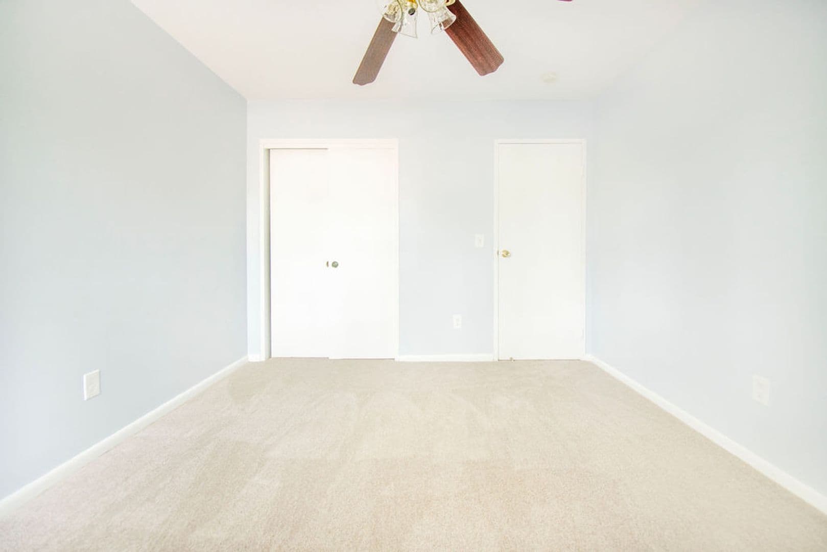 Richfield Apartment: 424 E 73rd St