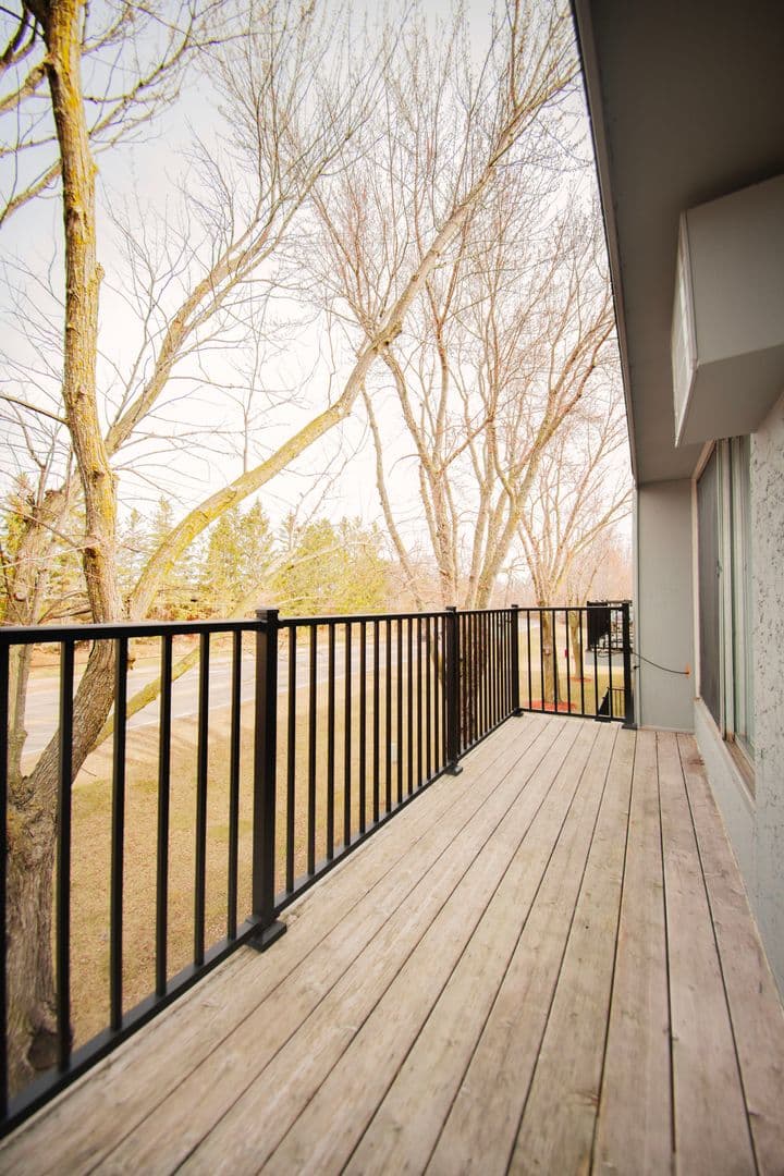 Chanhassen Apartment: 7721 Chanhassen Rd