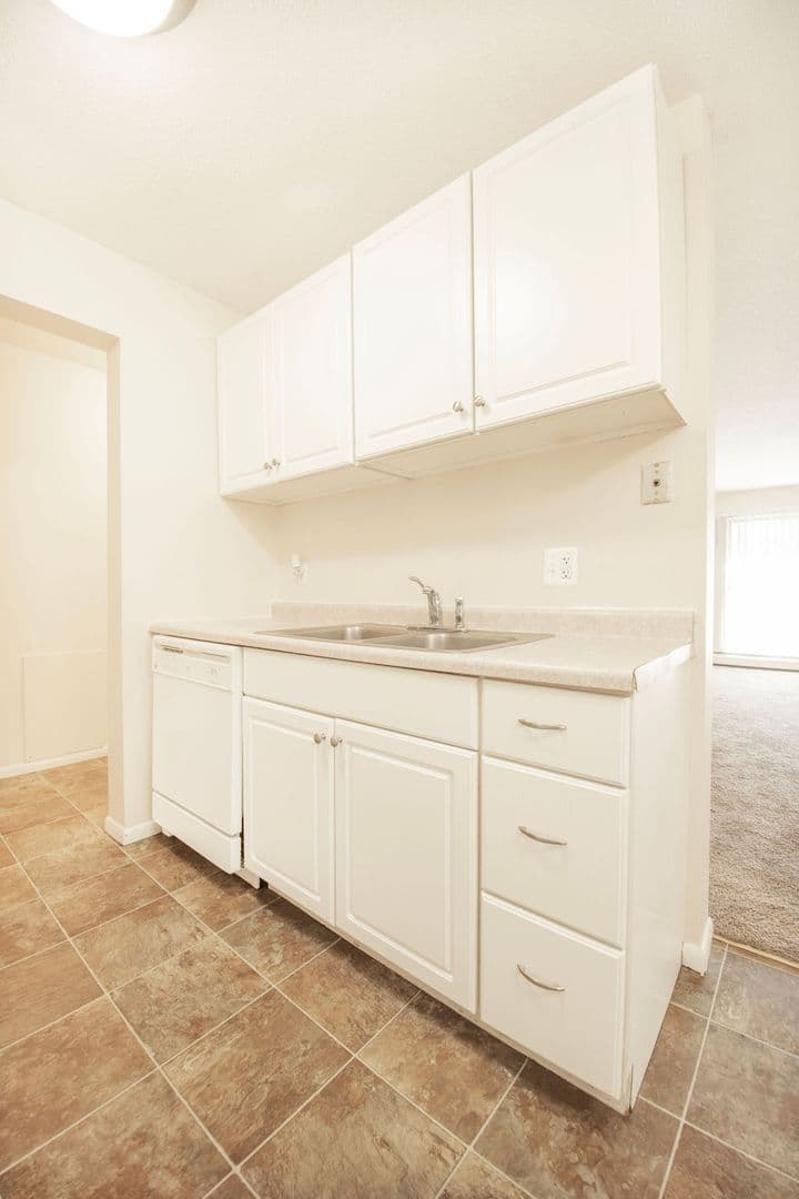 Excelsior Apartment: 832 3rd Ave S