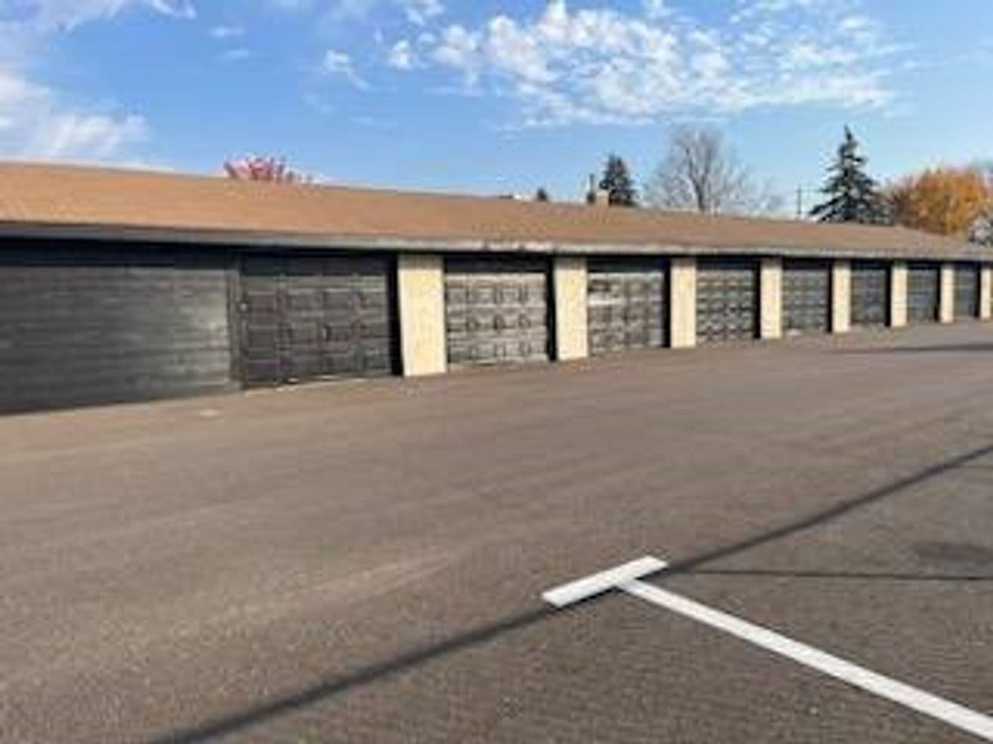 Elk River Apartment: 18594 Gary St
