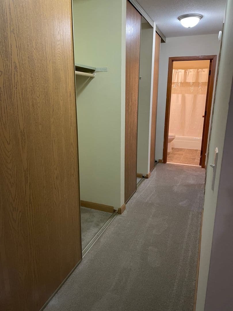 Farmington Apartment: 811 - 8th Street