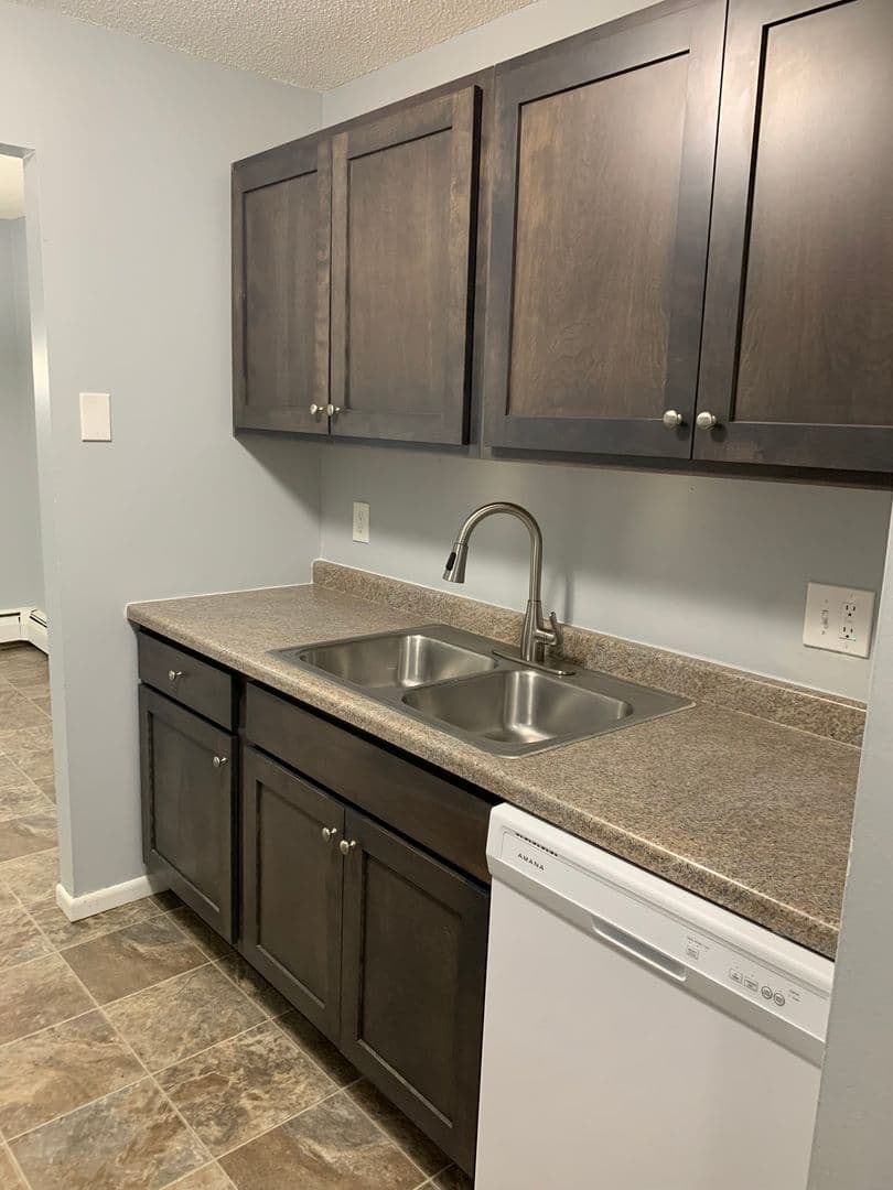 Chanhassen Apartment: 7721 Chanhassen Rd