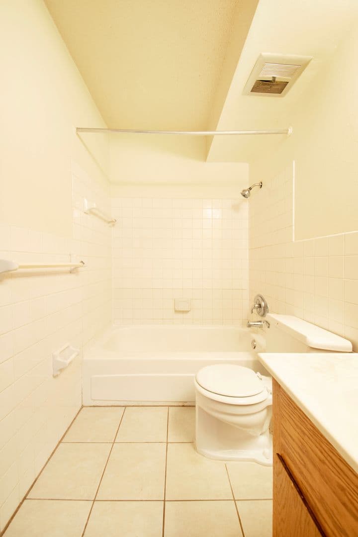 Elk River Apartment: 18594 Gary St