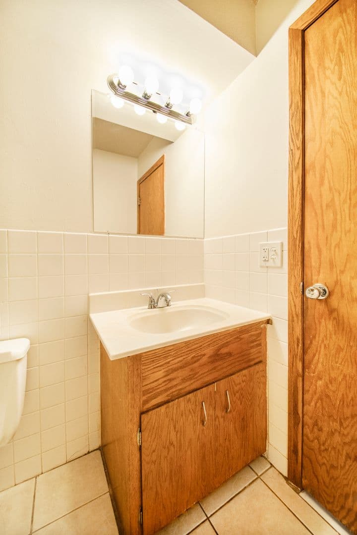 Elk River Apartment: 18594 Gary St
