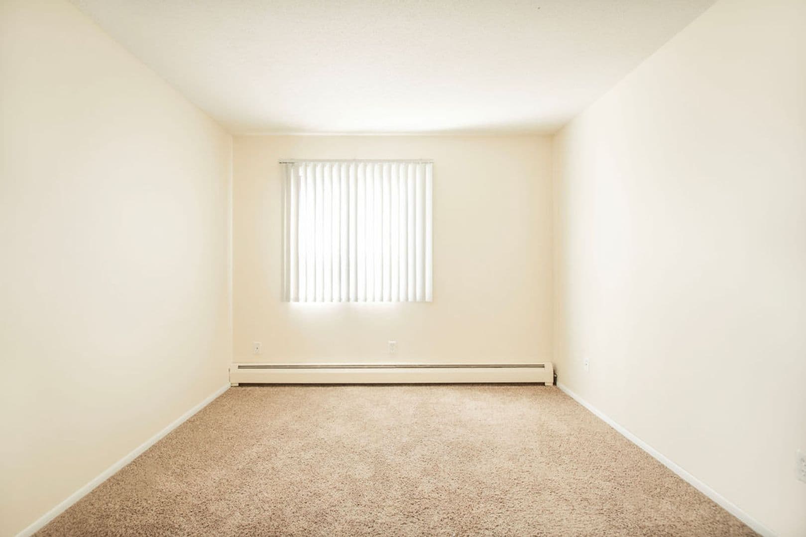 Excelsior Apartment: 832 3rd Ave S