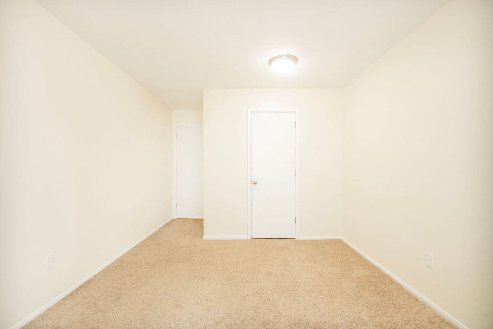 Excelsior Apartment: 832 3rd Ave S