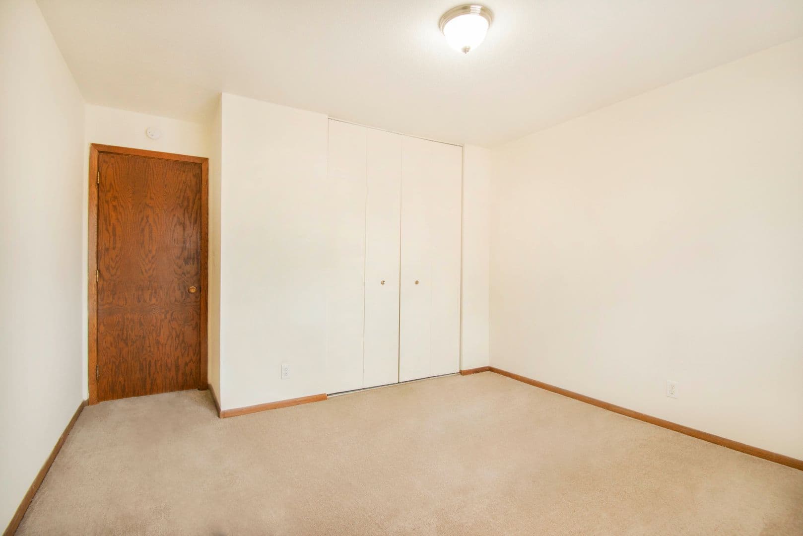 Brooklyn Park Apartment: 8221 Riverview Lane