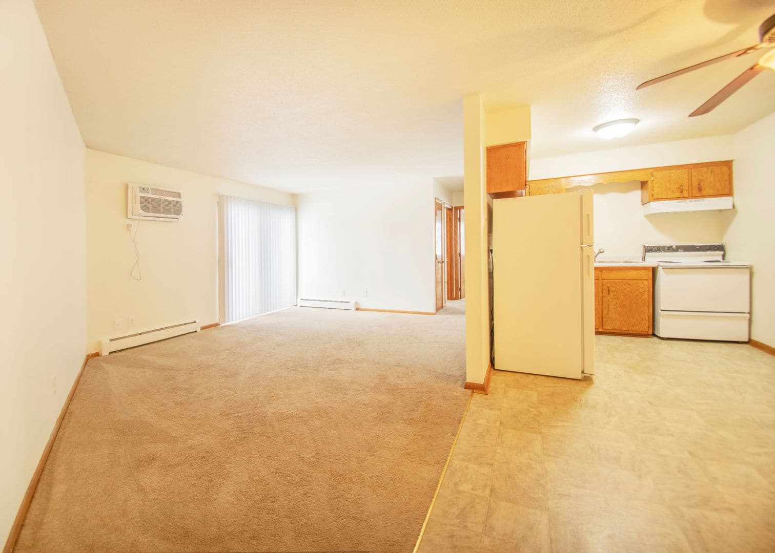 Elk River Apartment: 18594 Gary St