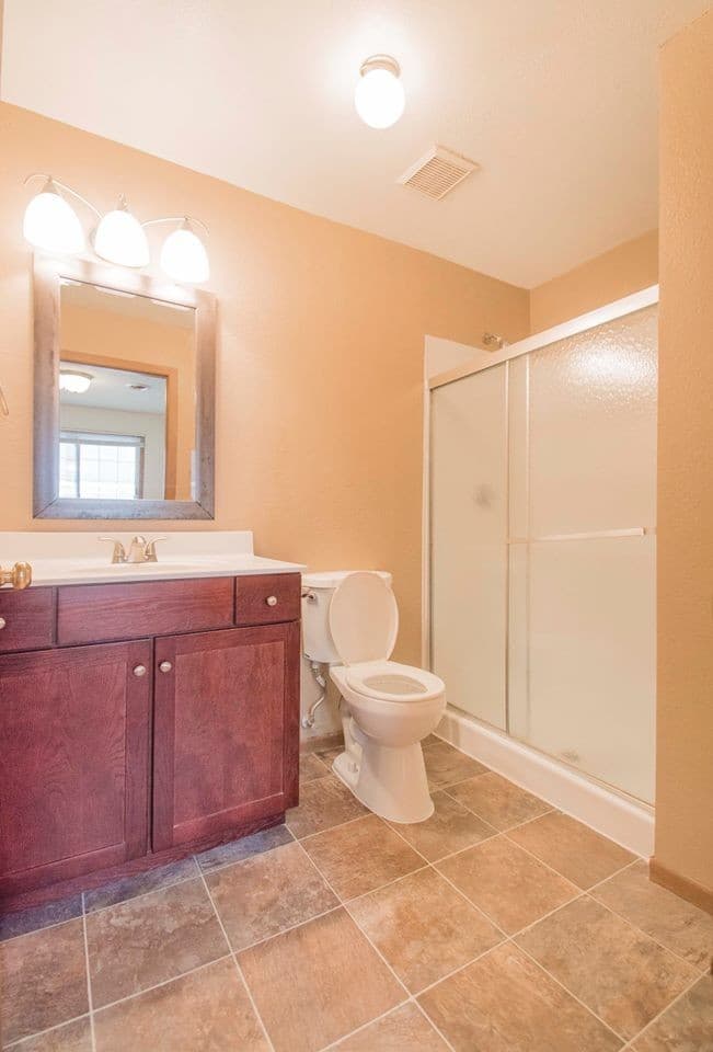 Plymouth Apartment: 4075 Lancaster Ln