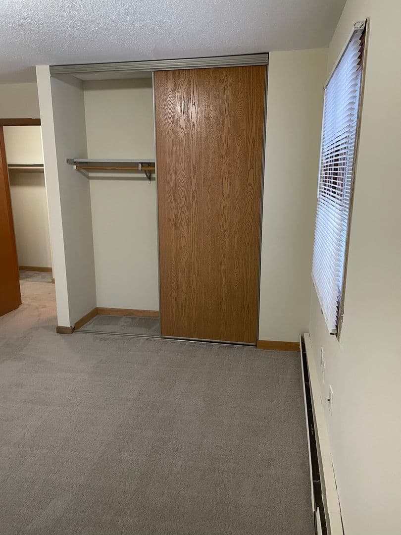 Farmington Apartment: 811 - 8th Street