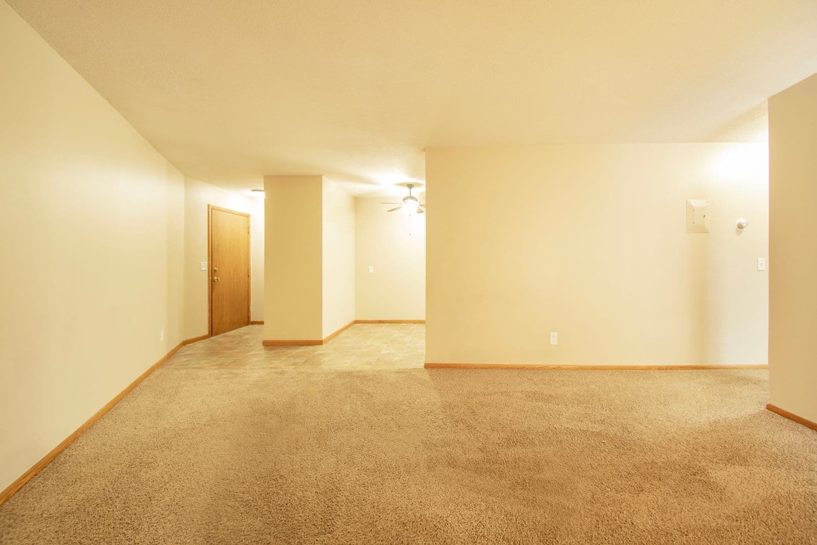 Elk River Apartment: 18594 Gary St