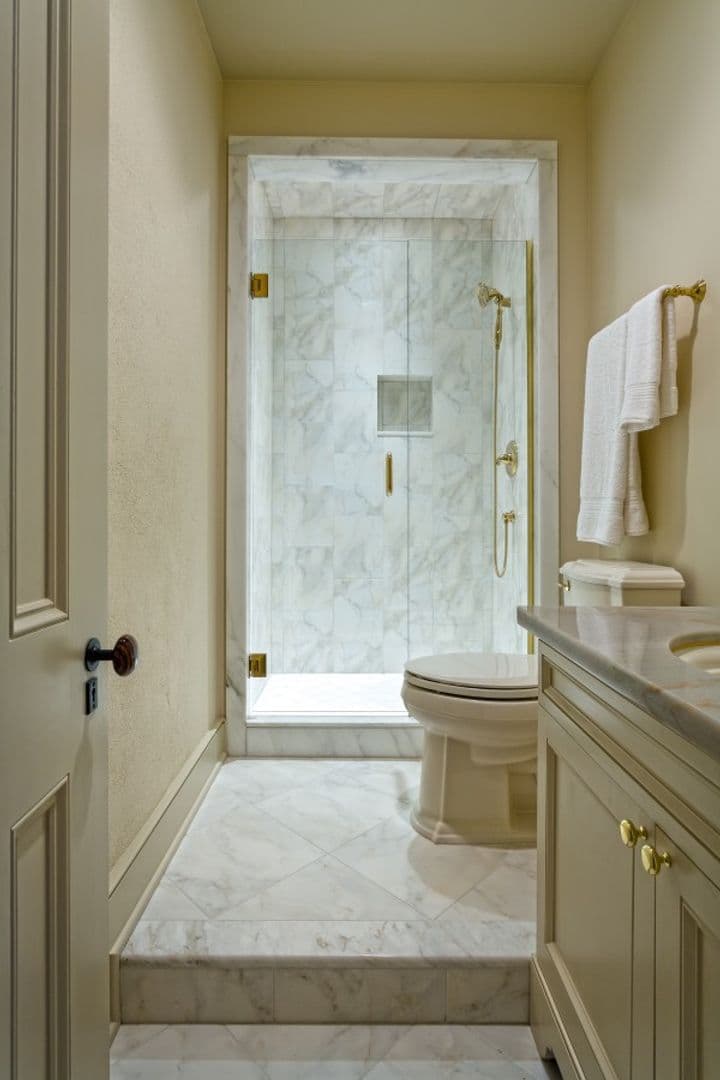 New Orleans Apartment: 910 Toulouse St.