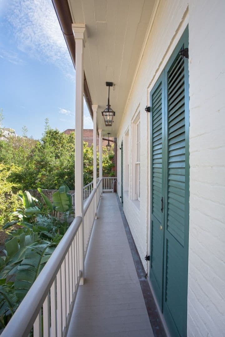 New Orleans Apartment: 910 Toulouse St.