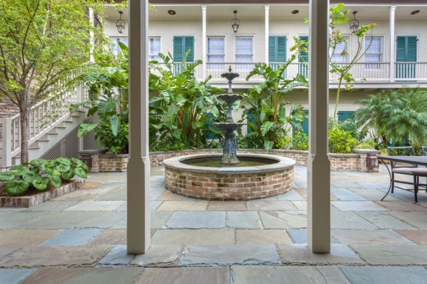 New Orleans Apartment: 910 Toulouse St.