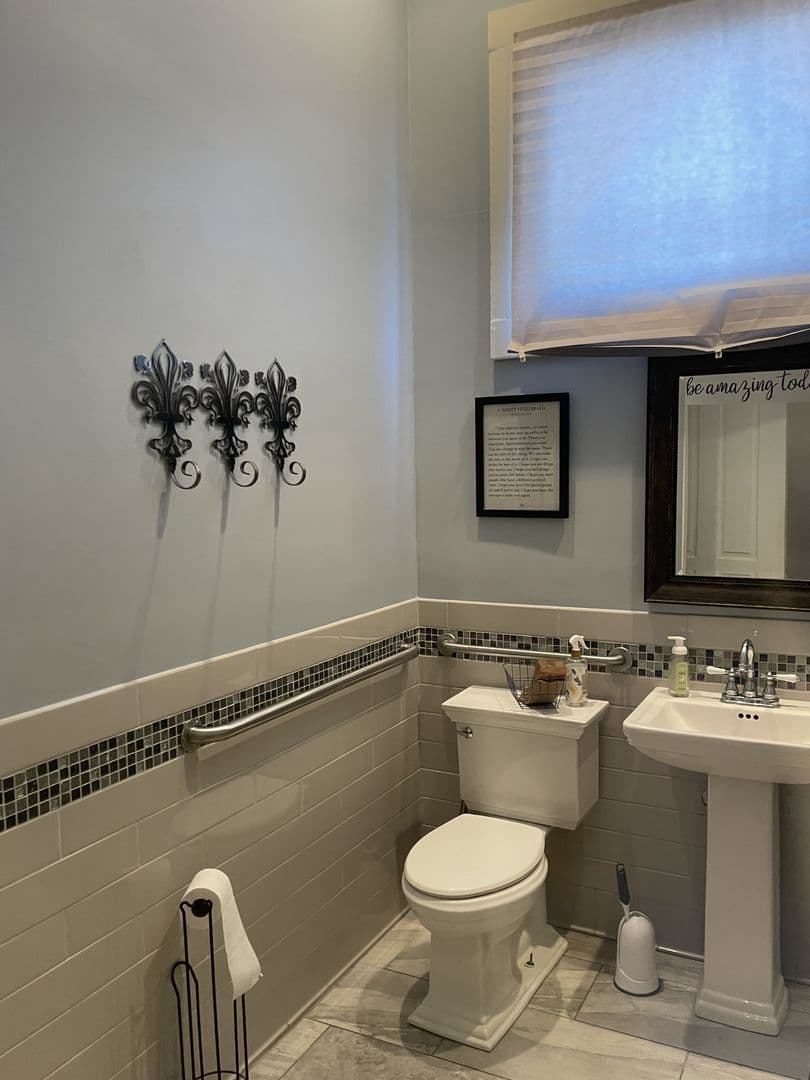 New Orleans Apartment: 4438-4440 Canal St.