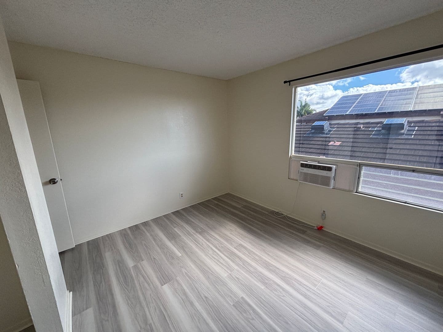 Waipahu House: 94-1059 Leomana Place