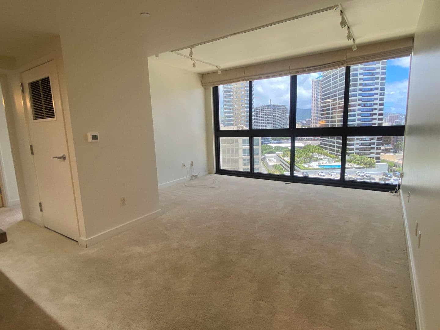 Honolulu Condo: 600 Queen Street, #1208