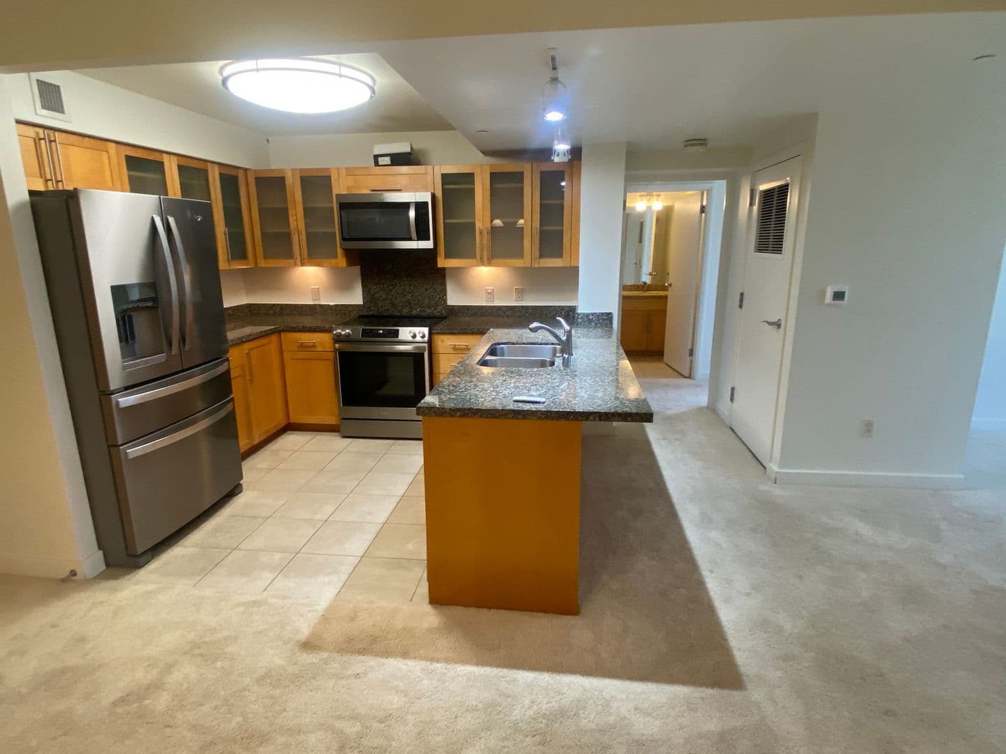 Honolulu Condo: 600 Queen Street, #1208